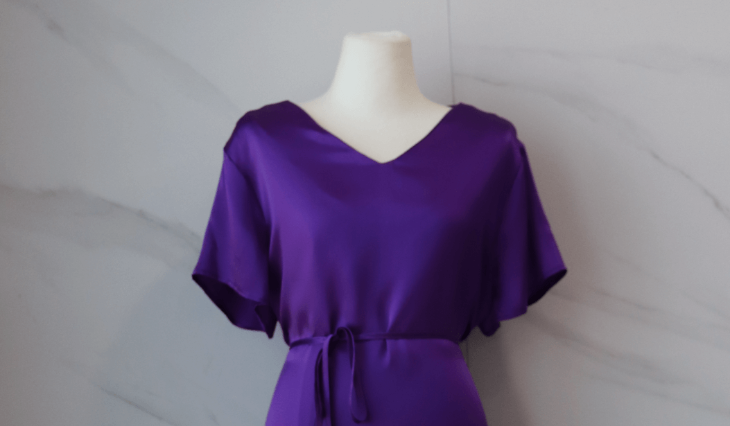 Zoomed in image of sleeves attached to Robe Sereine